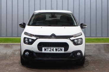 SPOTICAR Citroën C3 1.2 Puretech Max Euro 6 (s/s) 5dr Used Car - Hatchback Petrol White - Weston-super-mare - 1200614791_2