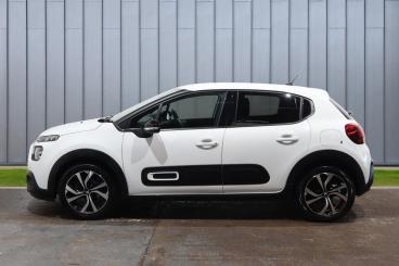 SPOTICAR Citroën C3 1.2 Puretech Max Euro 6 (s/s) 5dr Used Car - Hatchback Petrol White - Weston-super-mare - 1200614791_5
