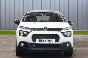 SPOTICAR Citroën C3 1.2 Puretech Max Euro 6 (s/s) 5dr Used Car - Hatchback Petrol White - Weston-super-mare - 1200614793_3
