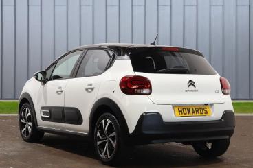 SPOTICAR Citroën C3 1.2 Puretech Max Euro 6 (s/s) 5dr Used Car - Hatchback Petrol White - Weston-super-mare - 1200614793_5
