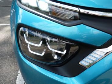 SPOTICAR Citroën C3 1.2 Puretech Shine Plus Eat6 Euro 6 (s/s) 5dr Used Car - Hatchback Petrol Blue - Uckfield - 1200615194_3