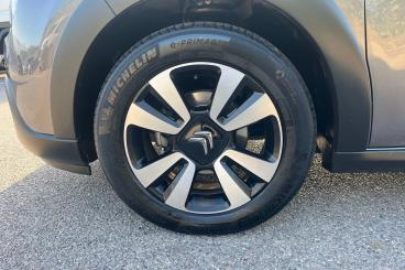 SPOTICAR Citroën C3 1.2 Puretech Plus Euro 6 (s/s) 5dr Used Car - Hatchback Petrol Grey - Basildon - 1200619727_5