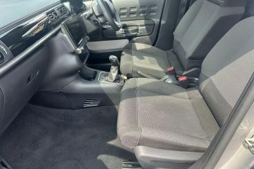 SPOTICAR Citroën C3 1.2 Puretech Plus Euro 6 (s/s) 5dr Used Car - Hatchback Petrol Grey - Yeovil - 1200621688_2