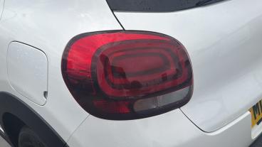 SPOTICAR Citroën C3 1.2 Puretech Saint James Euro 6 (s/s) 5dr Used Car - Hatchback Petrol White - Salford - 1200624010_5