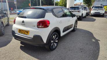 SPOTICAR Citroën C3 1.2 Puretech C-series Edition Eat6 Euro 6 (s/s) 5d Used Car - Hatchback Petrol White - Folkestone - 1200627266_4
