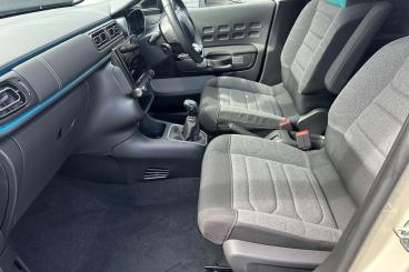 SPOTICAR Citroën C3 1.2 Puretech Shine Plus Euro 6 (s/s) 5dr Used Car - Hatchback Petrol Beige - Yeovil - 1200629325_2