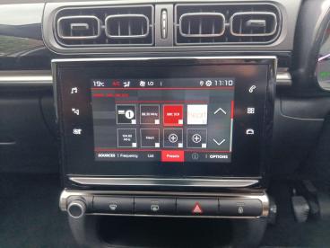 SPOTICAR Citroën C3 1.2 Puretech Plus Euro 6 (s/s) 5dr Used Car - Hatchback Petrol Beige - Aylesbury - 1200629836_4