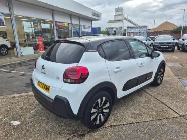 SPOTICAR Citroën C3 1.2 Puretech C-series Edition Euro 6 (s/s) 5dr Used Car - Hatchback Petrol White - Southampton - 1200631686_3