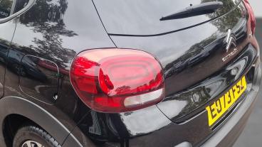 SPOTICAR Citroën C3 1.2 Puretech Shine Plus Eat6 Euro 6 (s/s) 5dr Used Car - Hatchback Petrol Black - Romford - 1200643375_5