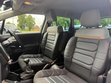 SPOTICAR Citroën C3 Aircross 1.2 Puretech Shine Euro 6 (s/s) 5dr Used Car - Suv Petrol Blue - Carlisle - 1200526954_5