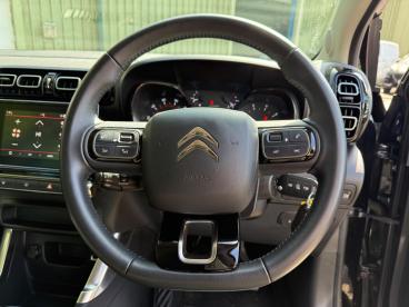 SPOTICAR Citroën C3 Aircross 1.2 Puretech C-series Euro 6 (s/s) 5dr Used Car - Suv Petrol Black - Carlisle - 1200531283_3