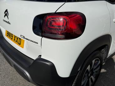 SPOTICAR Citroën C3 Aircross 1.2 Puretech Feel Euro 6 (s/s) 5dr Used Car - Suv Petrol White - Wakefield - 1200536455_5