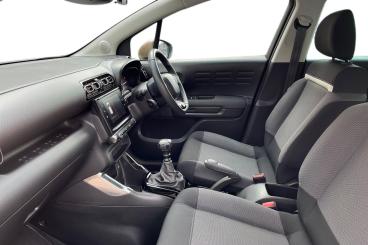 SPOTICAR Citroën C3 Aircross 1.2 Puretech C-series Edition Euro 6 (s/s) 5dr Used Car - Suv Petrol White - Peterborough - 1200552893_2