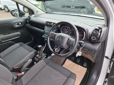 SPOTICAR Citroën C3 Aircross 1.2 Puretech Shine Euro 6 (s/s) 5dr Used Car - Suv Petrol White - Boston - 1200554167_3