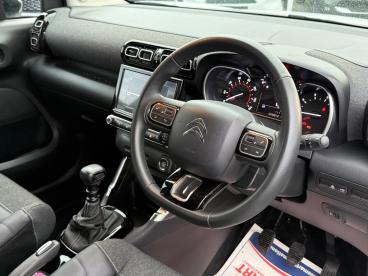 SPOTICAR Citroën C3 Aircross 1.2 Puretech Shine Plus Euro 6 (s/s) 5dr Used Car - Suv Petrol White - Eglinton - 1200568568_2