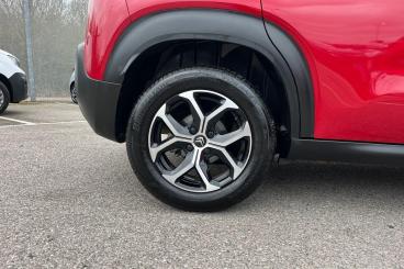 SPOTICAR Citroën C3 Aircross 1.2 Puretech Shine Euro 6 (s/s) 5dr Used Car - Suv Petrol Red - Basildon - 1200582253_5