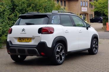 SPOTICAR Citroën C3 Aircross 1.2 Puretech Max Eat6 Euro 6 (s/s) 5dr Used Car - Suv Petrol White - Fareham - 1200599580_3