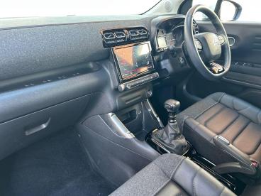 SPOTICAR Citroën C3 Aircross 1.2 Puretech Shine Plus Euro 6 (s/s) 5dr Used Car - Suv Petrol White - Wigan - 1200602798_2