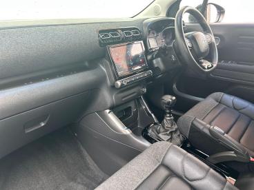 SPOTICAR Citroën C3 Aircross 1.2 Puretech Shine Plus Euro 6 (s/s) 5dr Used Car - Suv Petrol White - Wigan - 1200603921_2
