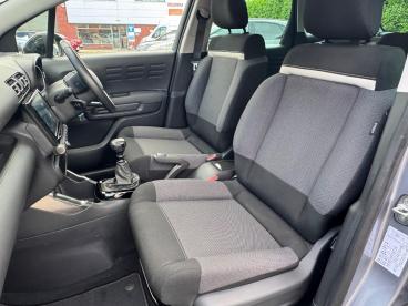 SPOTICAR Citroën C3 Aircross 1.2 Puretech Shine Euro 6 (s/s) 5dr Used Car - Suv Petrol Grey - Chorley - 1200605384_4