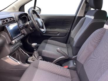 SPOTICAR Citroën C3 Aircross 1.2 Puretech Shine Euro 6 (s/s) 5dr Used Car - Suv Petrol White - Wallsend - 1200610086_3