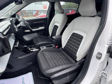 SPOTICAR Citroën C3 Aircross 1.2 Hybrid Max E-dsc Euro 6 (s/s) 5dr Used Car - Suv Hybrid White - Chorley - 1200633090_2