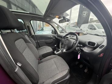 SPOTICAR Citroën C3 Picasso 1.6 Bluehdi Platinum Euro 6 5dr Used Car - Mpv Diesel Purple - Watford - 1200554646_3