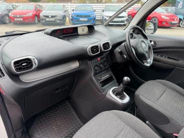 SPOTICAR Citroën C3 Picasso 1.6 Bluehdi Edition Euro 6 5dr Used Car - Mpv Diesel White - Billinghay - 1200562761_3