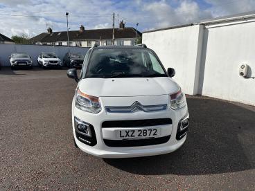 SPOTICAR Citroën C3 Picasso 1.6 Bluehdi Platinum Euro 6 5dr Used Car - Mpv Diesel White - Craigavon - 1200623871_2