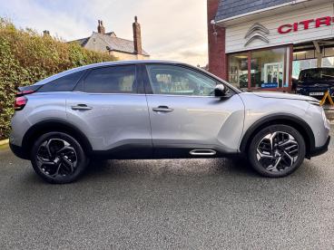 SPOTICAR Citroën C4 1.2 Puretech Shine Euro 6 (s/s) 5dr Used Car - Hatchback Petrol Grey - Chorley - 1200531844_3