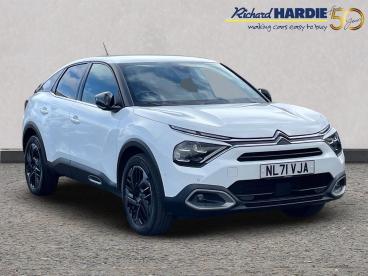 SPOTICAR Citroën C4 1.2 Puretech Shine Euro 6 (s/s) 5dr Used Car - Hatchback Petrol White - Ashington - 1200542477_1