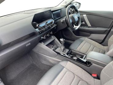 SPOTICAR Citroën C4 1.2 Puretech Shine Euro 6 (s/s) 5dr Used Car - Hatchback Petrol White - Ashington - 1200542477_3