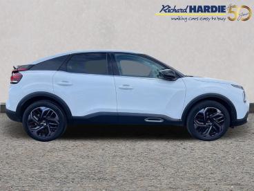 SPOTICAR Citroën C4 1.2 Puretech Shine Euro 6 (s/s) 5dr Used Car - Hatchback Petrol White - Ashington - 1200542477_5