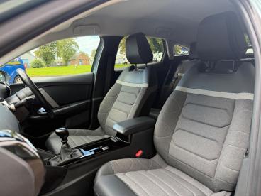 SPOTICAR Citroën C4 1.2 Puretech C-series Edition Euro 6 (s/s) 5dr Used Car - Hatchback Petrol Blue - Carlisle - 1200545110_4