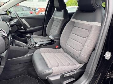 SPOTICAR Citroën C4 1.2 Puretech Plus Euro 6 (s/s) 5dr Used Car - Hatchback Petrol Black - Chorley - 1200551055_2