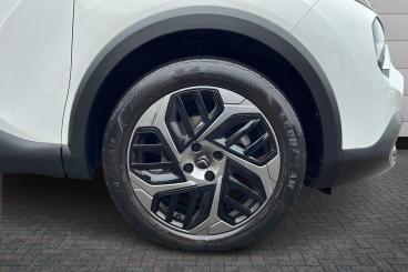 SPOTICAR Citroën C4 1.2 Puretech Sense Plus Eat8 Euro 6 (s/s) 5dr Used Car - Hatchback Petrol White - Peterborough - 1200577744_5