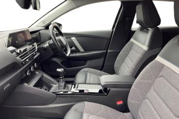 SPOTICAR Citroën C4 1.2 Puretech C-series Edition Euro 6 (s/s) 5dr Used Car - Hatchback Petrol Black - Peterborough - 1200584126_2