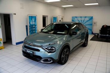 SPOTICAR Citroën C4 1.2 Puretech Shine Euro 6 (s/s) 5dr Used Car - Hatchback Petrol Blue - Newport - 1200584840_4