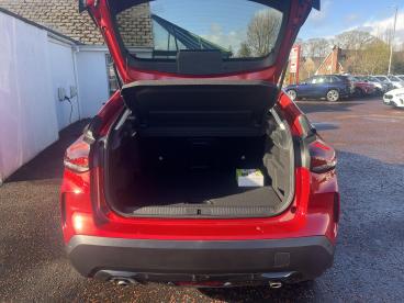 SPOTICAR Citroën C4 1.2 Puretech Shine Plus Eat8 Euro 6 (s/s) 5dr Used Car - Hatchback Petrol Red - Craigavon - 1200591061_4