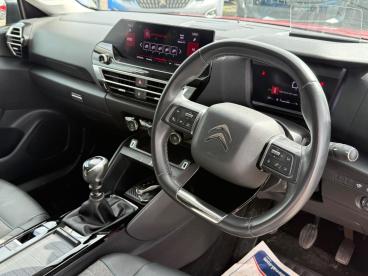 SPOTICAR Citroën C4 1.2 Puretech Shine Euro 6 (s/s) 5dr Used Car - Hatchback Petrol Red - Eglinton - 1200591740_2