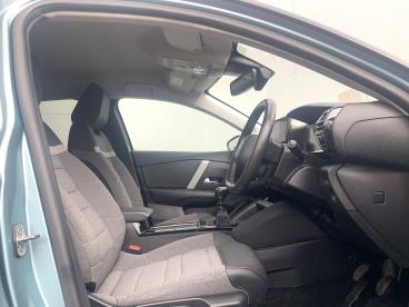 SPOTICAR Citroën C4 1.2 Puretech C-series Edition Euro 6 (s/s) 5dr Used Car - Hatchback Petrol Blue - Blackburn - 1200599341_2