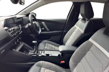 SPOTICAR Citroën C4 1.2 Puretech Shine Euro 6 (s/s) 5dr Used Car - Hatchback Petrol Grey - Peterborough - 1200600313_2