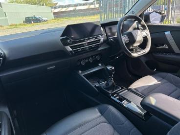 SPOTICAR Citroën C4 1.2 Puretech Sense Plus Euro 6 (s/s) 5dr Used Car - Hatchback Petrol White - Bolton - 1200606509_2