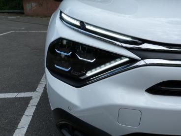 SPOTICAR Citroën C4 1.2 Puretech Shine Eat8 Euro 6 (s/s) 5dr Used Car - Hatchback Petrol White - Uckfield - 1200615190_3