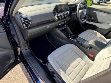 SPOTICAR Citroën C4 1.2 Puretech Collection Eat8 Euro 6 (s/s) 5dr Used Car - Hatchback Petrol  - Chorley - 1200617219_2