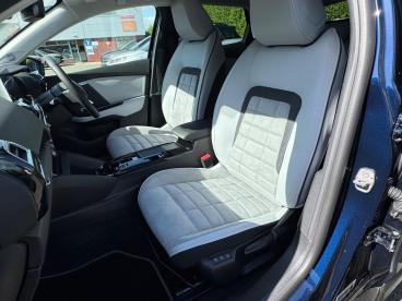 SPOTICAR Citroën C4 1.2 Puretech Collection Eat8 Euro 6 (s/s) 5dr Used Car - Hatchback Petrol  - Chorley - 1200617219_4
