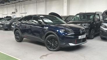 SPOTICAR Citroën C4 1.2 Puretech Collection Eat8 Euro 6 (s/s) 5dr Used Car - Hatchback Petrol Blue - London - 1200626889_5