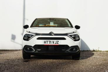 SPOTICAR Citroën C4 1.2 Puretech Shine Euro 6 (s/s) 5dr Used Car - Hatchback Petrol White - Preston - 1200643159_5
