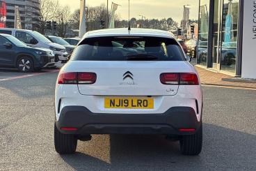 SPOTICAR Citroën C4 Cactus 1.2 Puretech Gpf Flair Euro 6 (s/s) 5dr Used Car - Hatchback Petrol White - Exeter - 1200582161_4