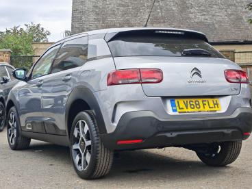 SPOTICAR Citroën C4 Cactus 1.2 Puretech Gpf Flair Euro 6 (s/s) 5dr Used Car - Hatchback Petrol Grey - Dartford - 1200619947_4